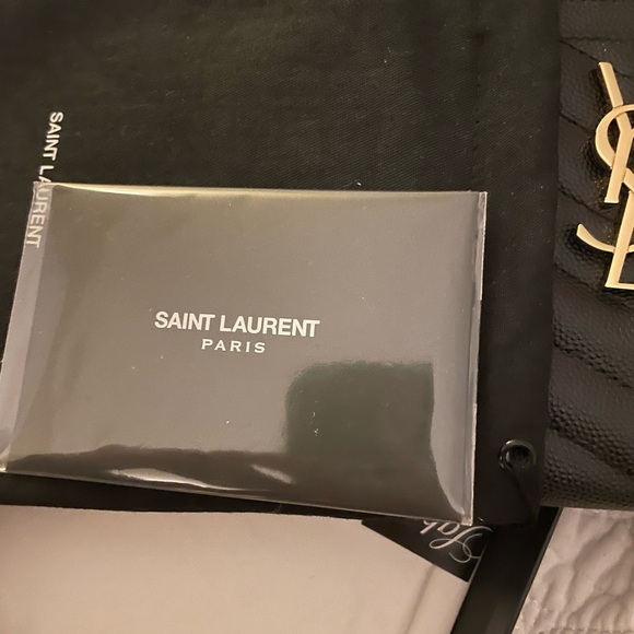 YSL CASSANDRE MATELASSÉ POUCH IN GRAIN DE POUDRE LEATHER - Picture 3 of 6